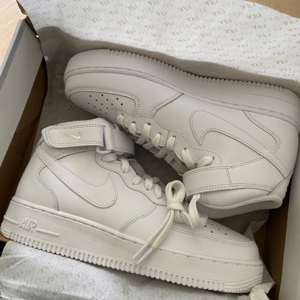 Nike Air force mid